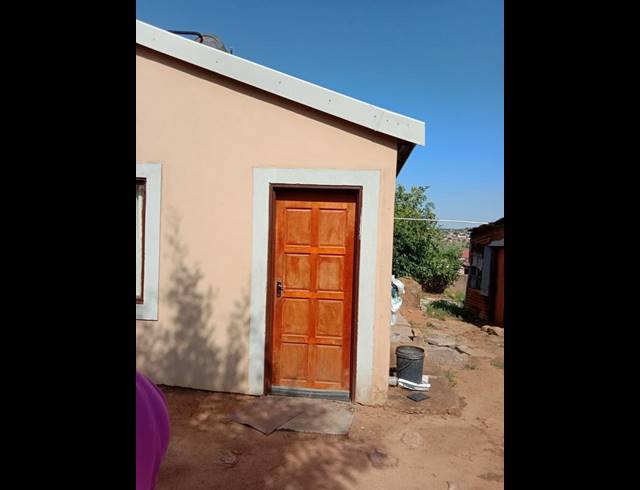 2 BEDROOM HOUSE FOR SALE IN SOSHANGUVE EAST